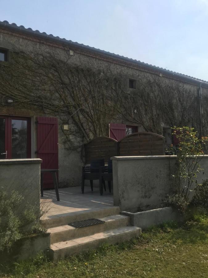 Gites de la Bonaudrie Combrand Extérieur photo